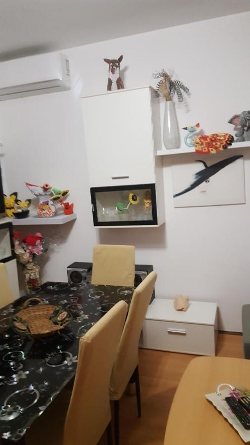 Vera Apartment Kampor Exterior foto