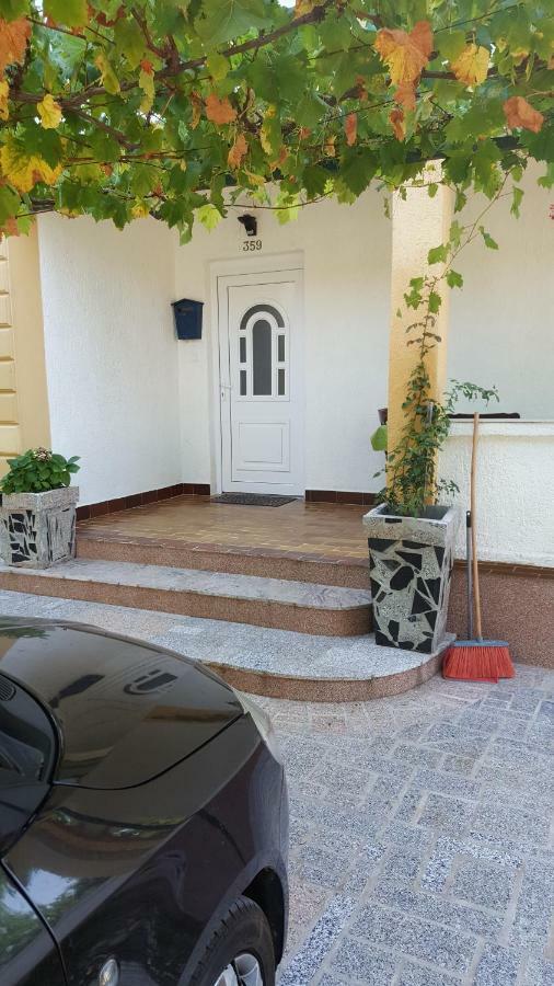 Vera Apartment Kampor Exterior foto